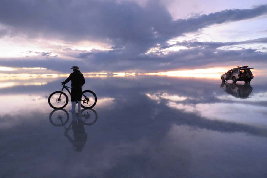 Uyuni: Guided Bicycle Tour of Uyuni Salt Flat with Lunch - Sunset wine and a toast