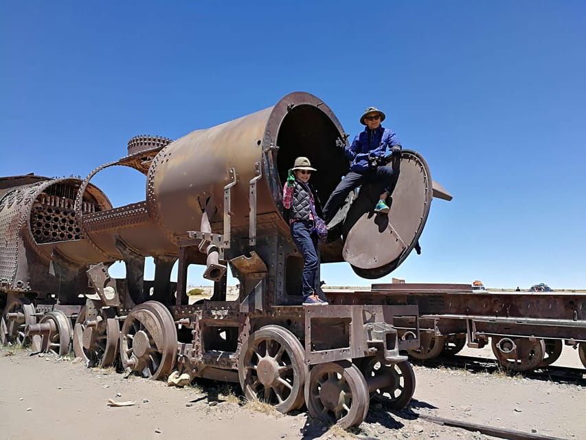 Uyuni Salt Flats 1 day + photo session + Sunset (Spanish) - What the $75 fare includes, and what it does not