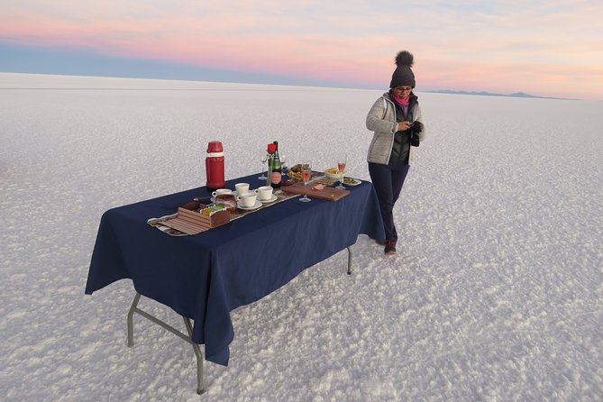 Visit to Uyuni Salt Flats from La Paz Bolivia by Bus - Breakfast, a shower, and a pause in Uyuni